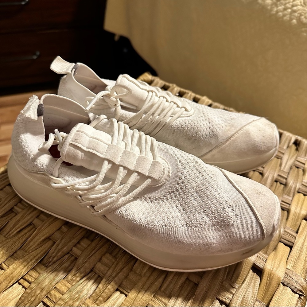 Lane eight running shoes